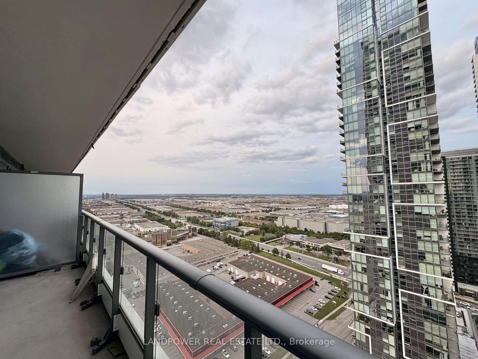 3006-950 Portage Pkwy, Vaughan, view 13