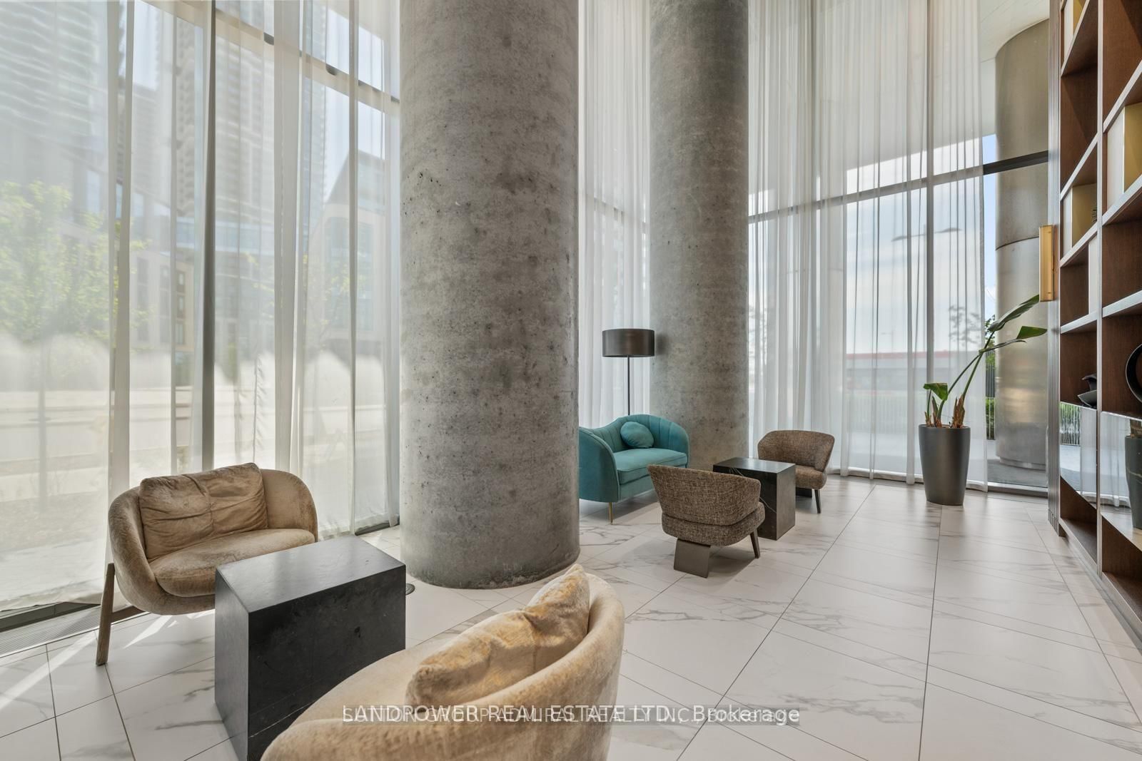 3006-950 Portage Pkwy, Vaughan, view 17
