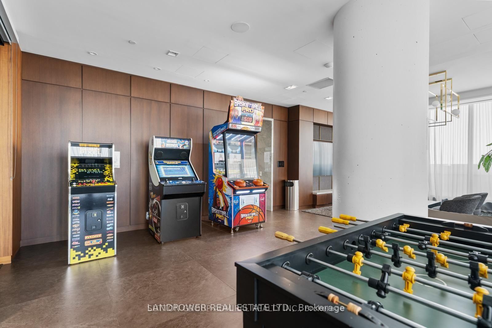 3006-950 Portage Pkwy, Vaughan, view 24