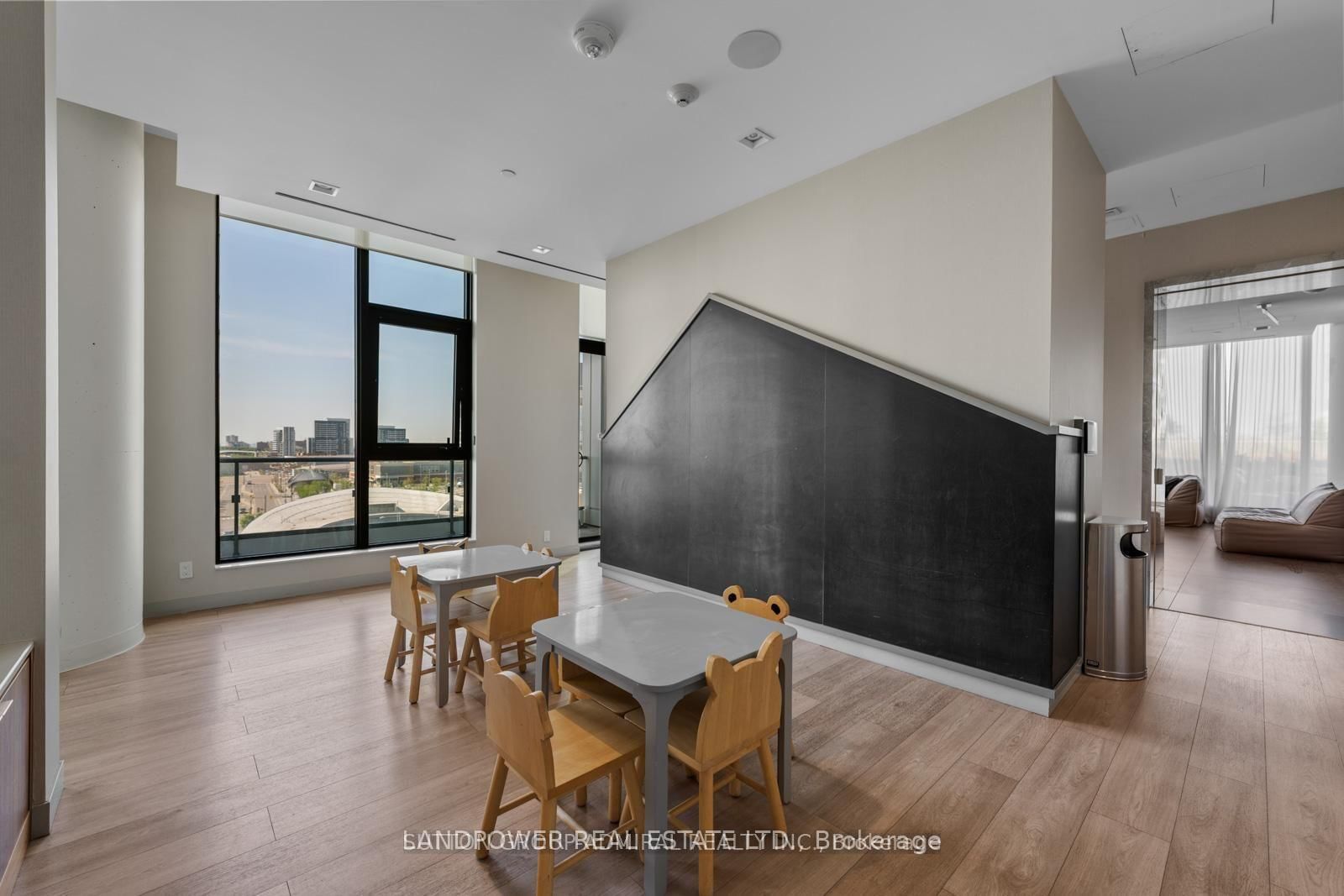 3006-950 Portage Pkwy, Vaughan, view 25