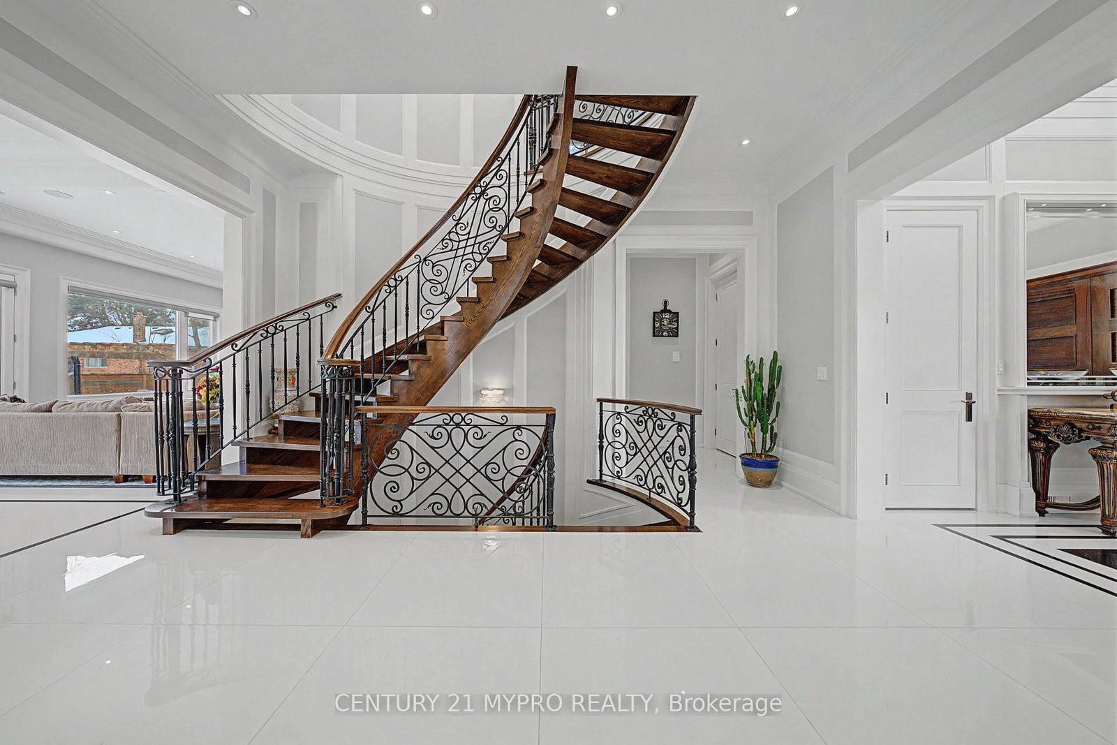 20 Uplands Ave, Vaughan, view 11