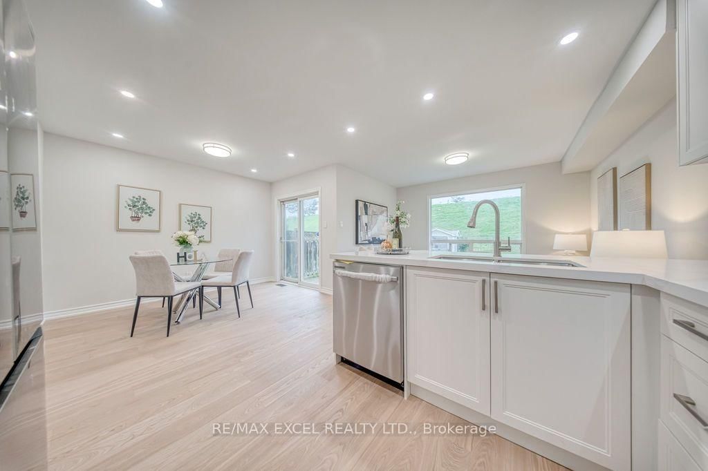 561 Caboto Trail • Markham, ON photo 12