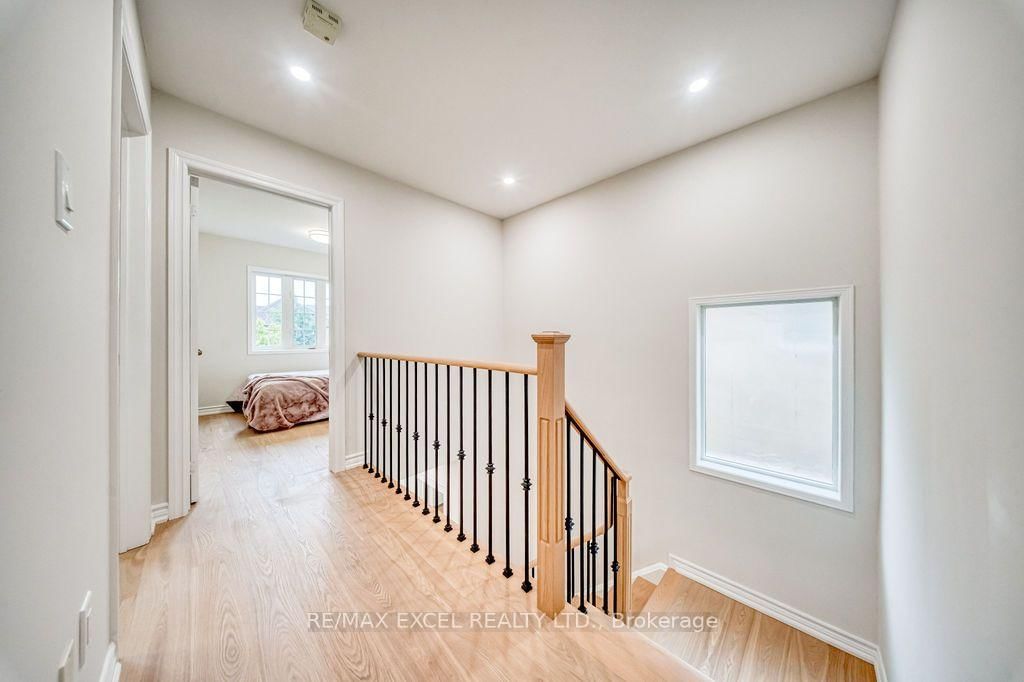 561 Caboto Trail • Markham, ON photo 18
