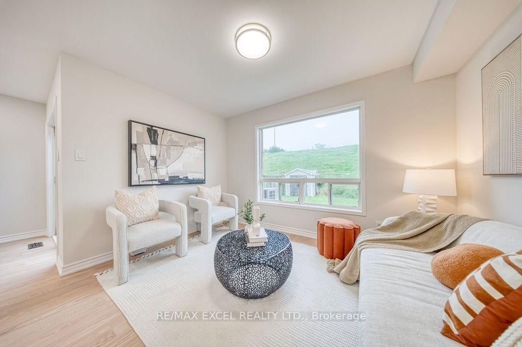 561 Caboto Trail • Markham, ON photo 4