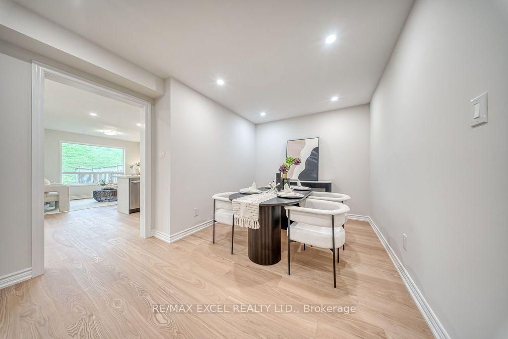 561 Caboto Trail • Markham, ON photo 5