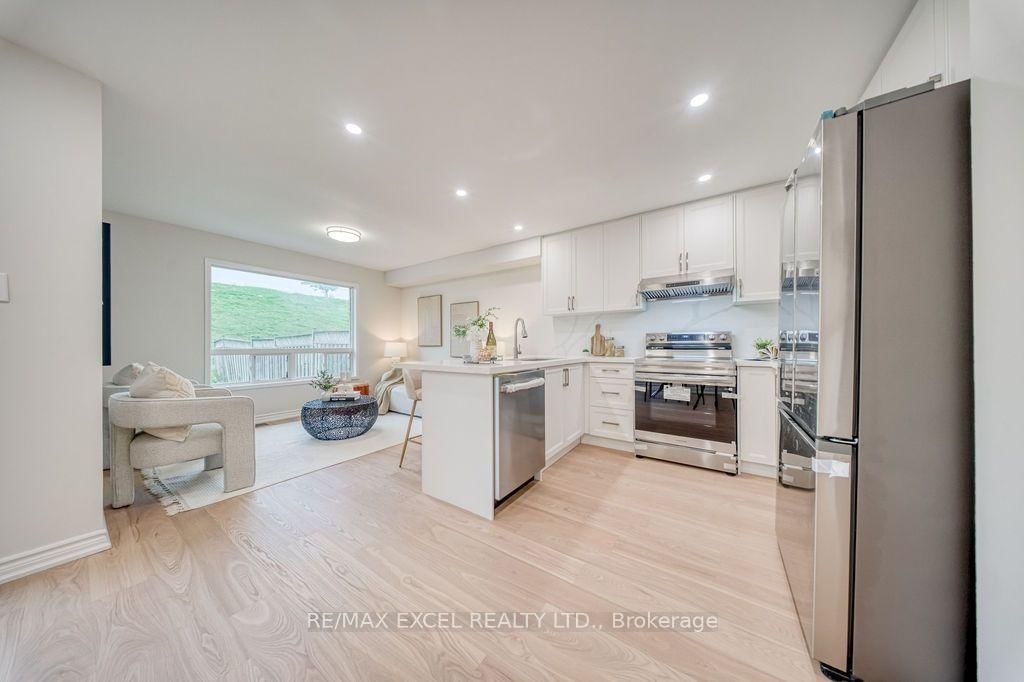 561 Caboto Trail • Markham, ON photo 9