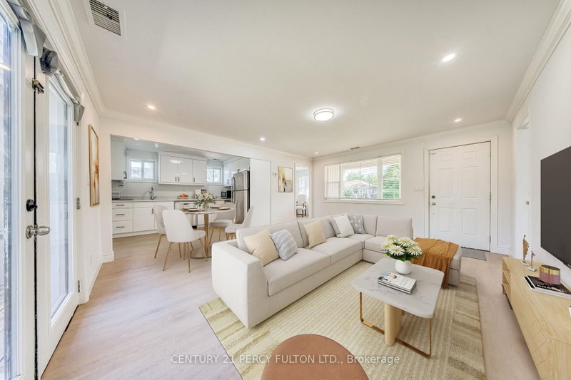 242 Simcoe Avenue
