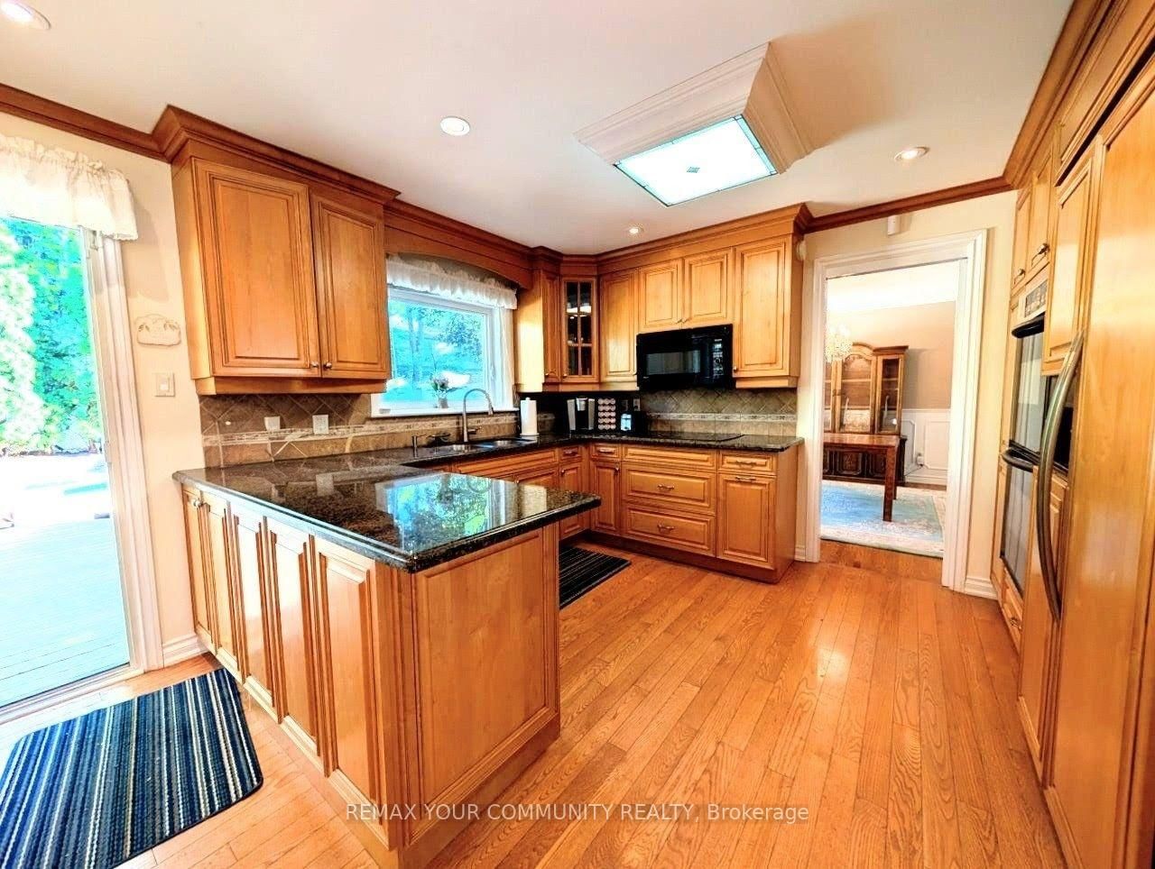 25 Alcaine Court • Markham, ON photo 5