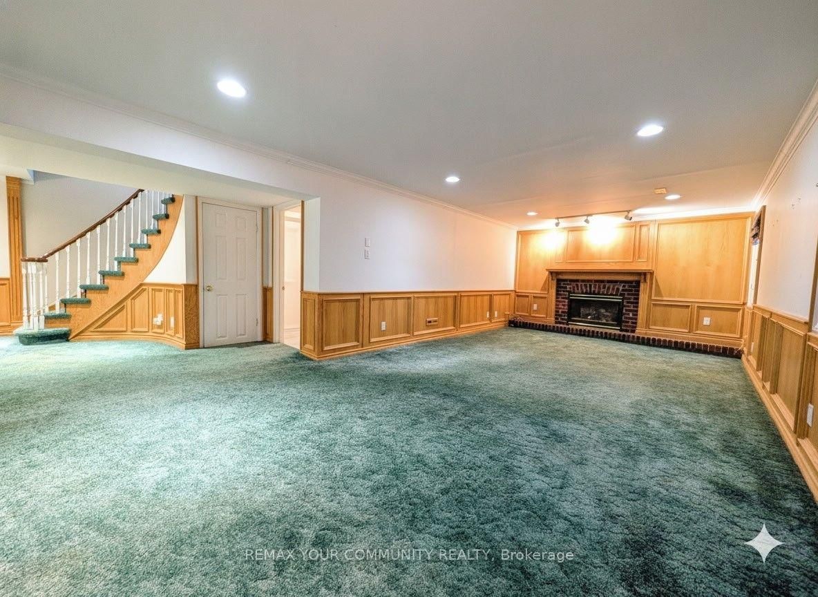 25 Alcaine Court • Markham, ON photo 8