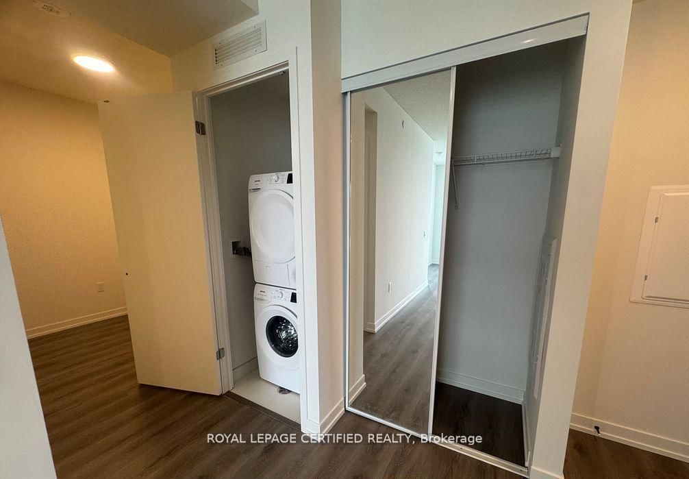 5515-225 Commerce St, Vaughan, view 11
