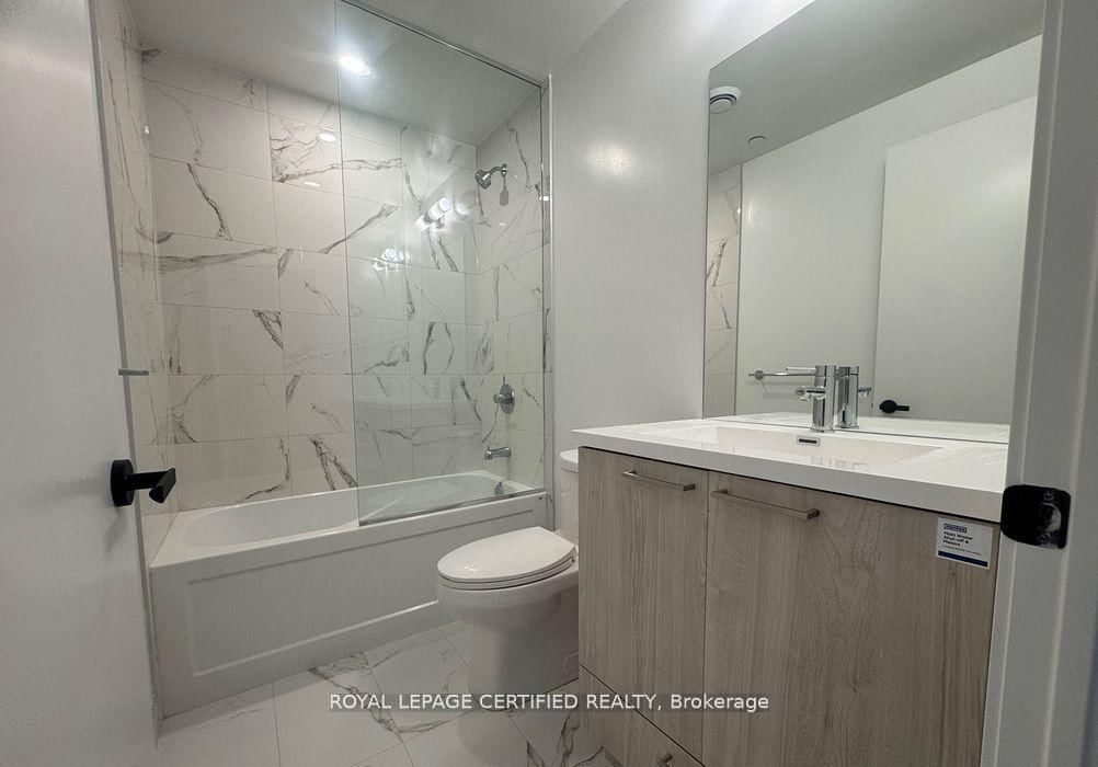 5515-225 Commerce St, Vaughan, view 13