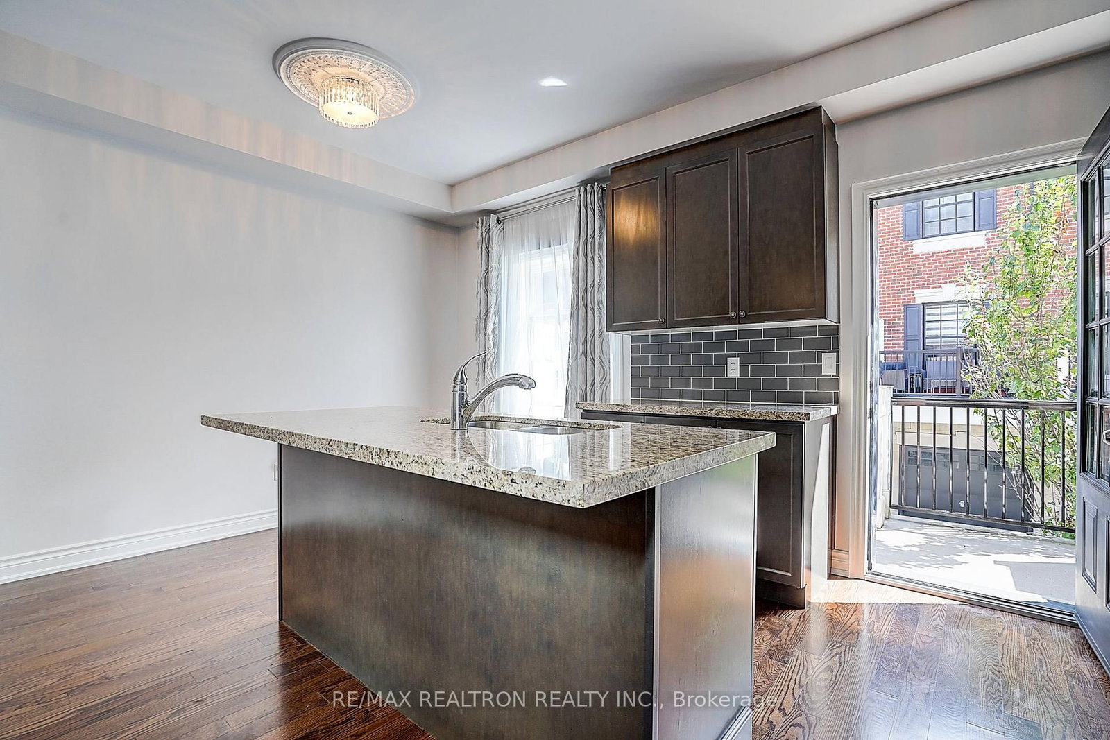 11-10060 Keele St, Vaughan, view 13