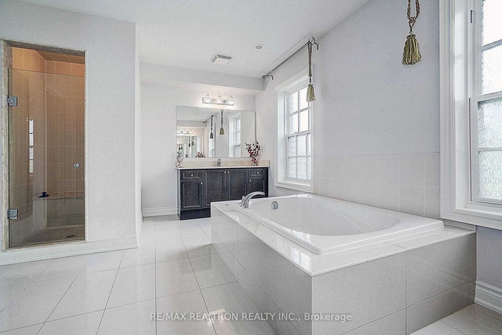 11-10060 Keele St, Vaughan, view 22