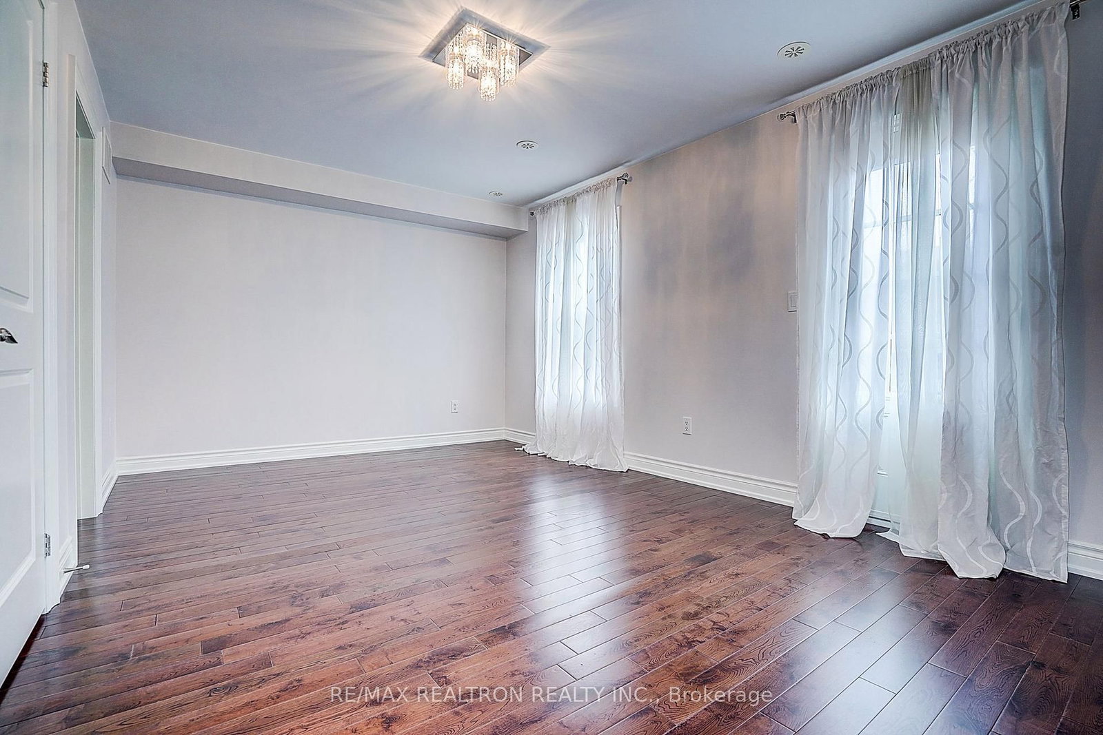 11-10060 Keele St, Vaughan, view 24