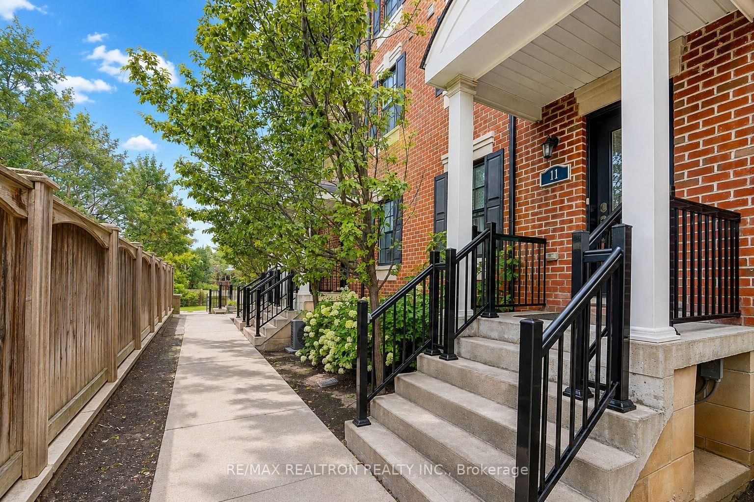 11-10060 Keele St, Vaughan, view 4