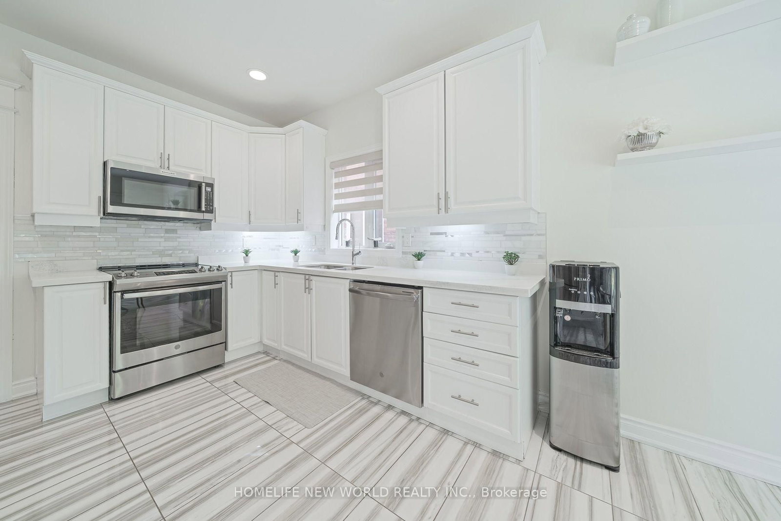 397 Hewitt Circle • Newmarket, ON photo 12