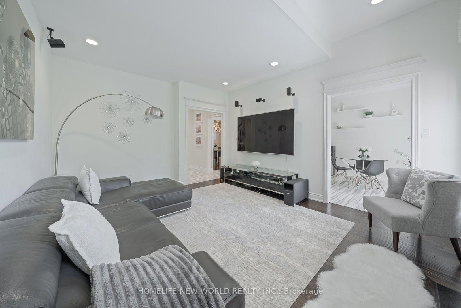 397 Hewitt Circle • Newmarket, ON photo 17