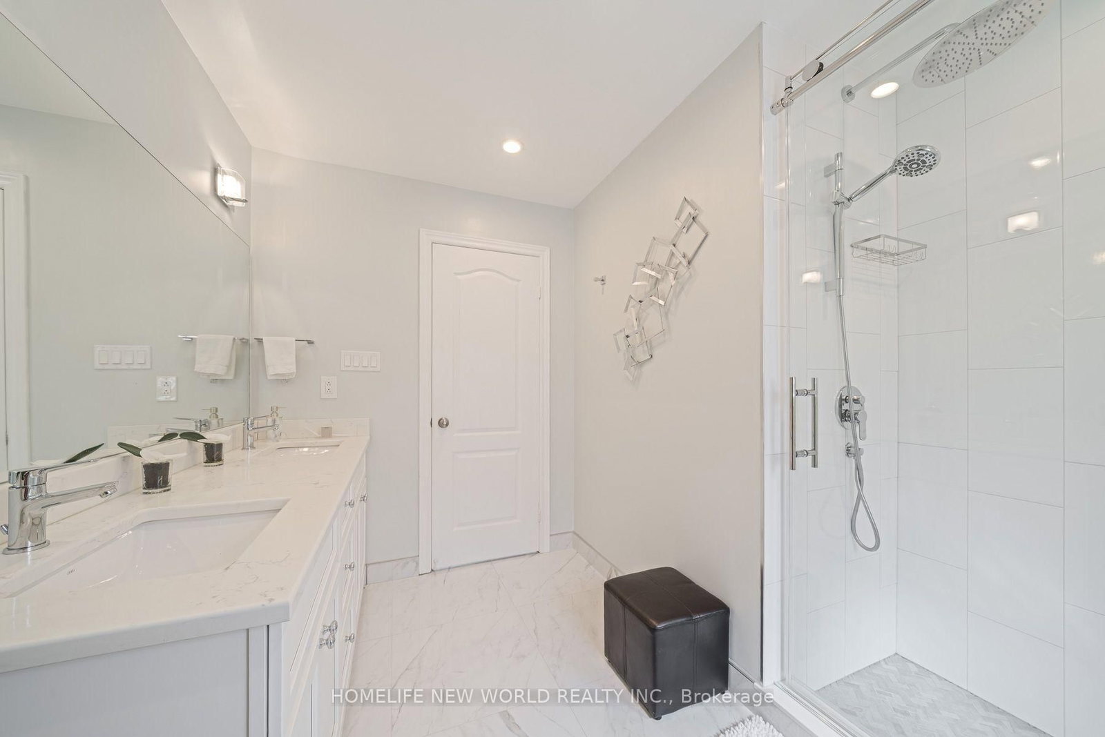 397 Hewitt Circle • Newmarket, ON photo 35