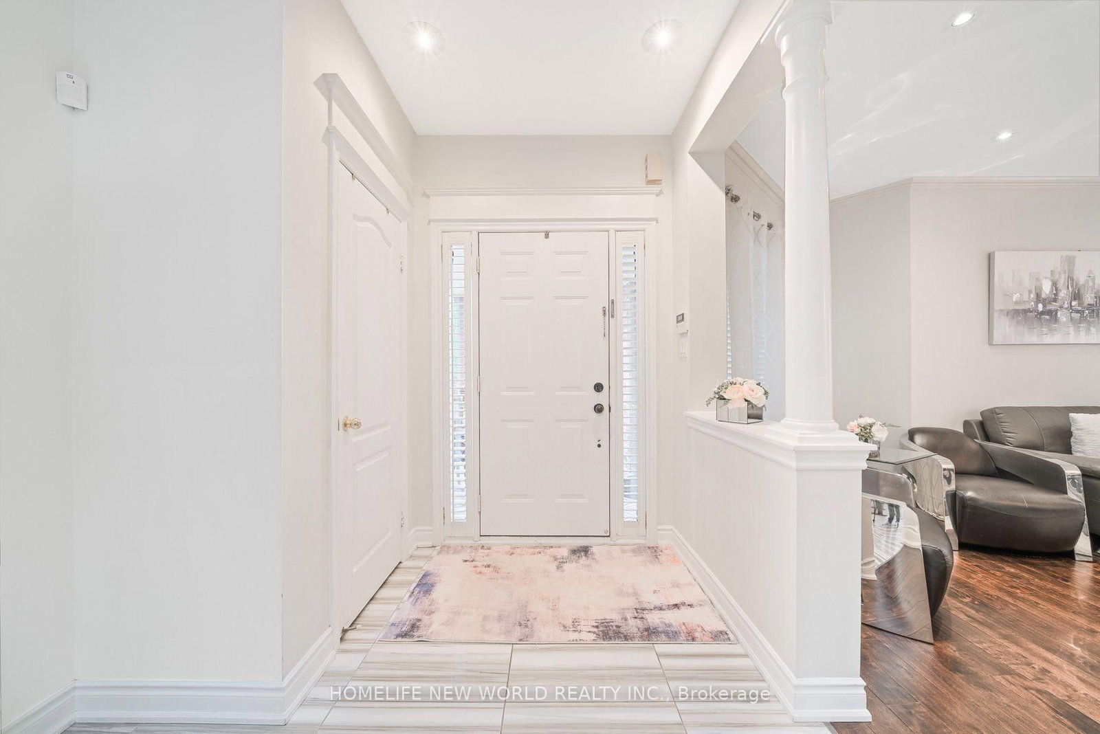 397 Hewitt Circle • Newmarket, ON photo 4