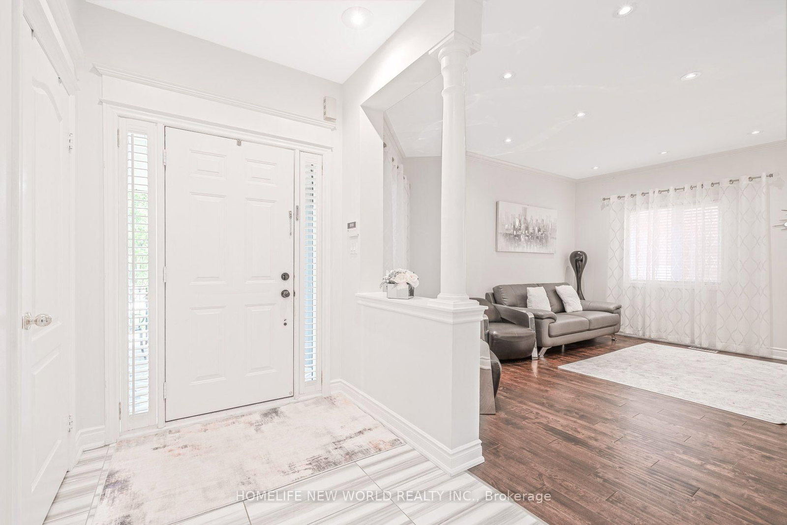 397 Hewitt Circle • Newmarket, ON photo 5