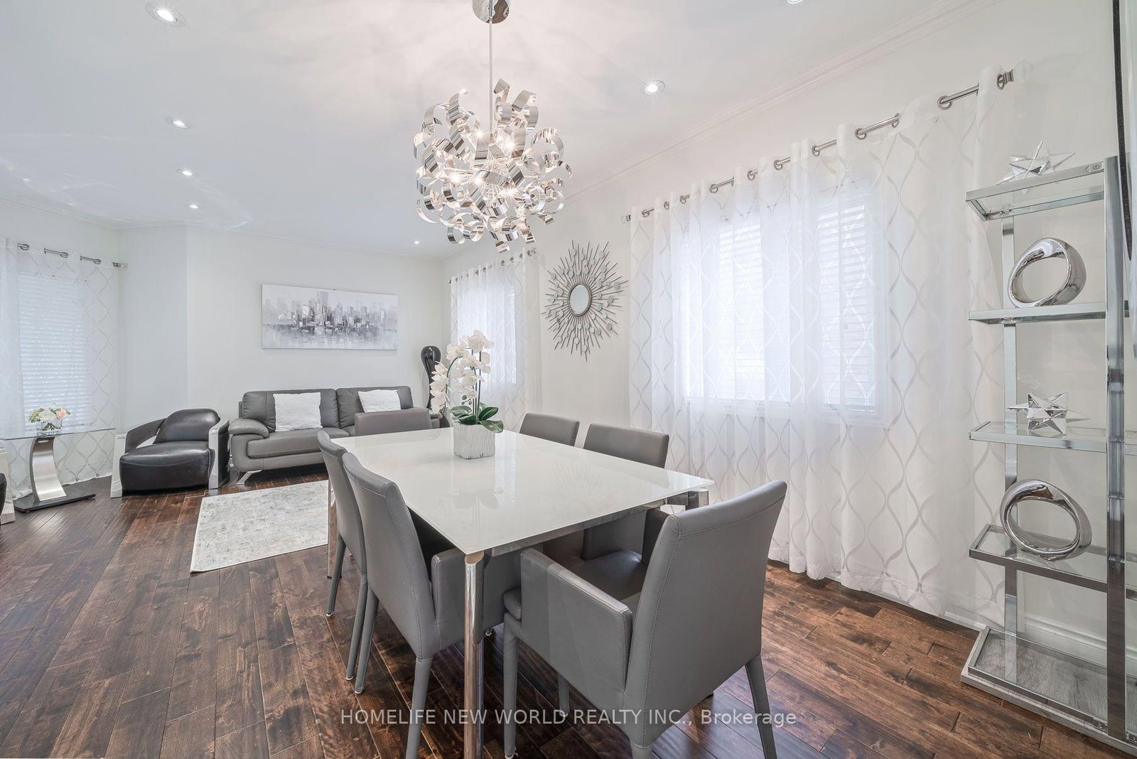 397 Hewitt Circle • Newmarket, ON photo 8