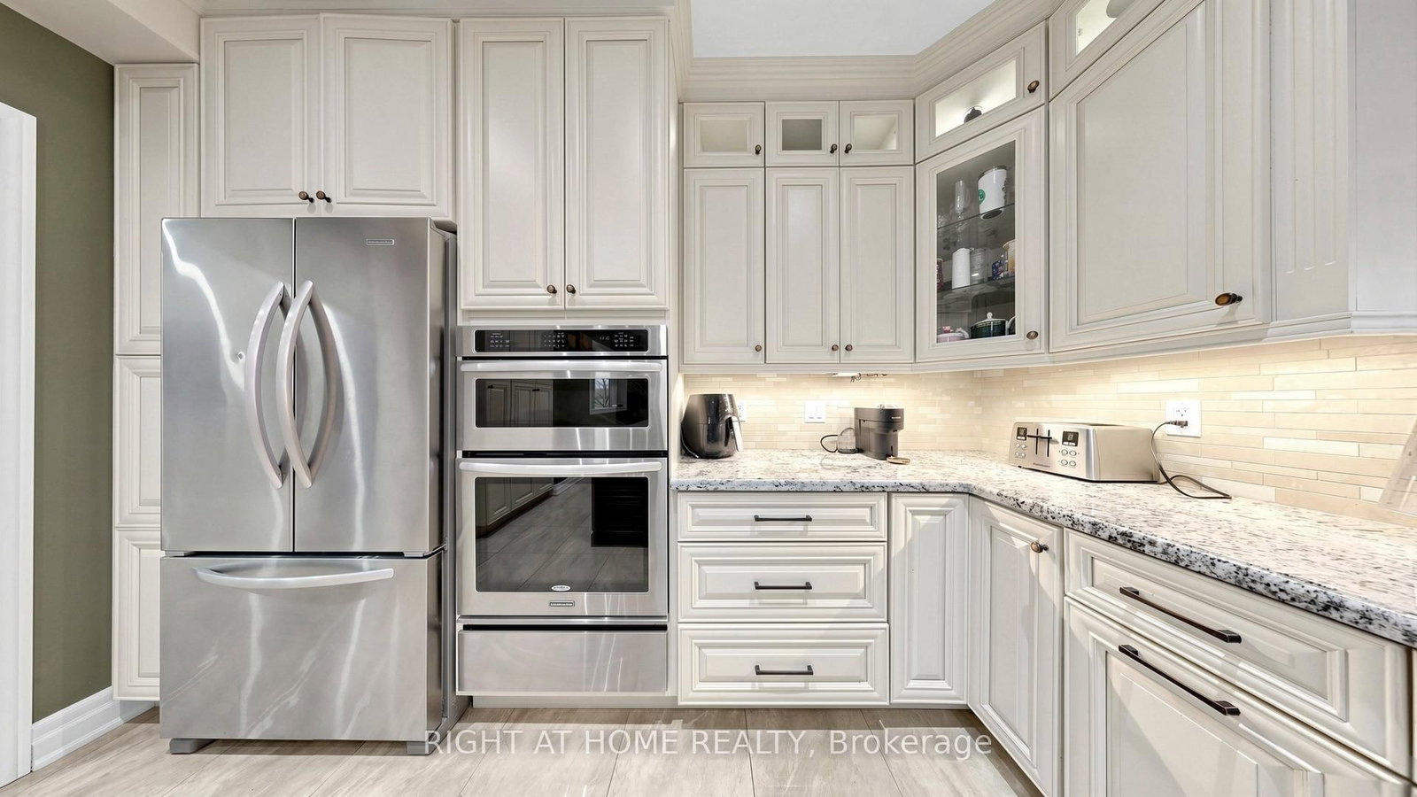 40 Chateau Dr, Vaughan, view 15