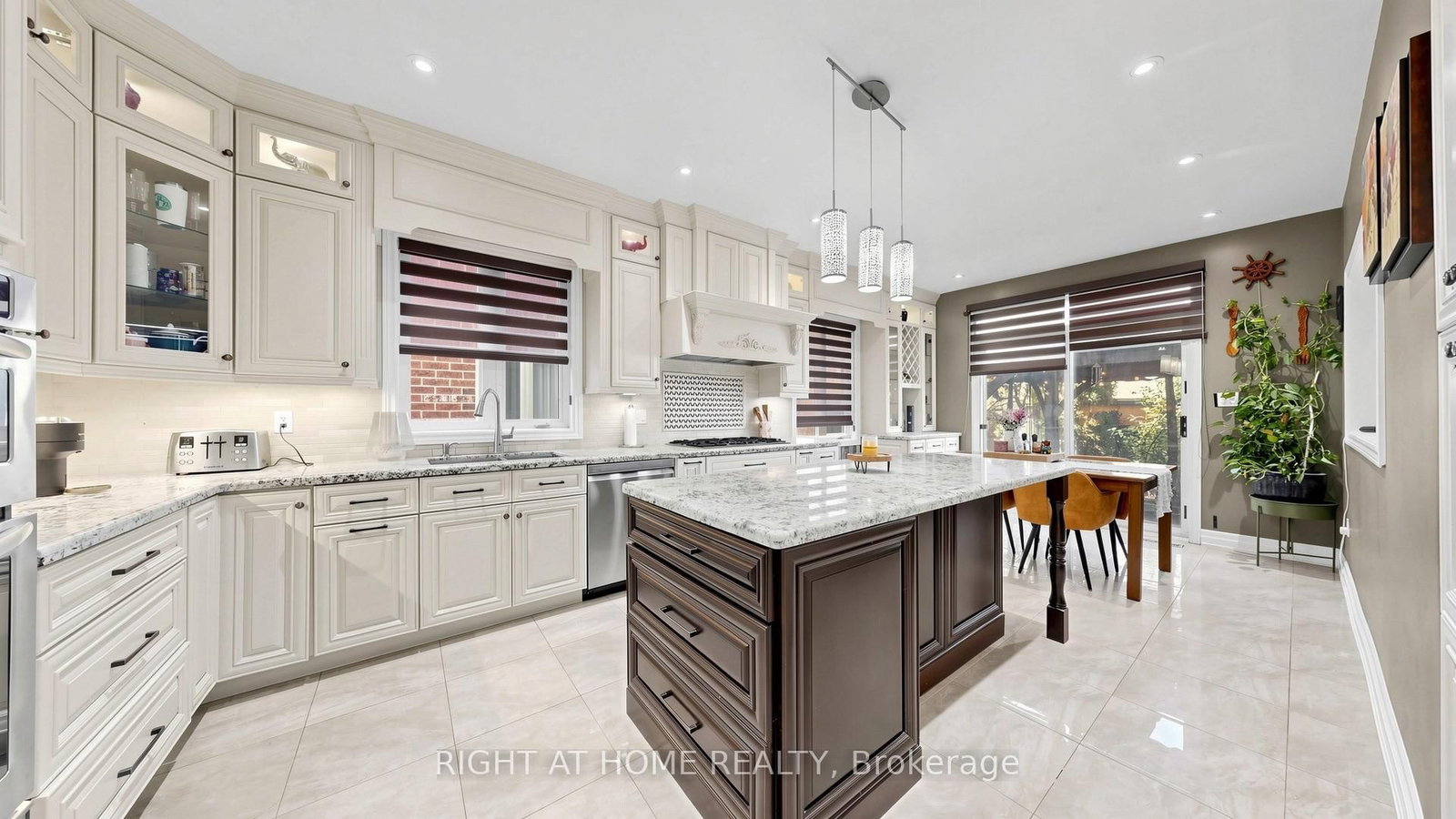 40 Chateau Dr, Vaughan, view 49