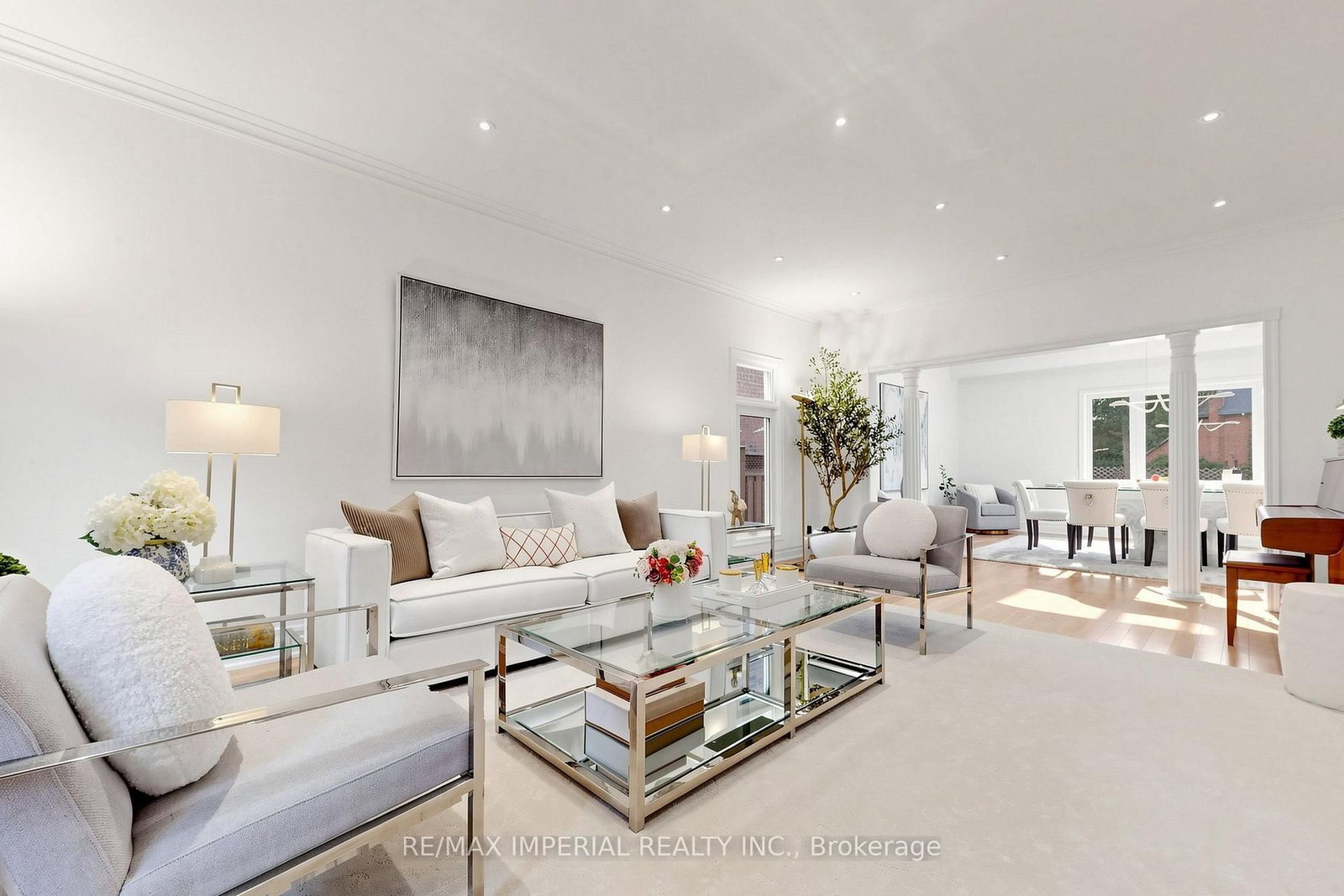 9 Elderwood Drive • Richmond Hill, ON photo 5