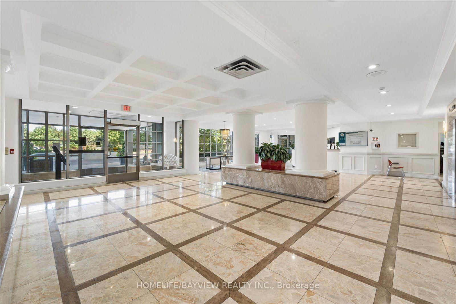 7 Townsgate Drive • #515 • Vaughan, ON photo 4