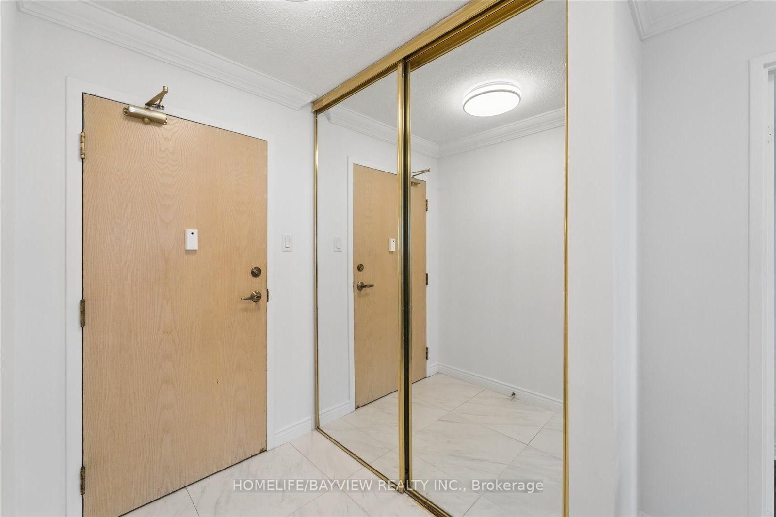 7 Townsgate Drive • #515 • Vaughan, ON photo 5
