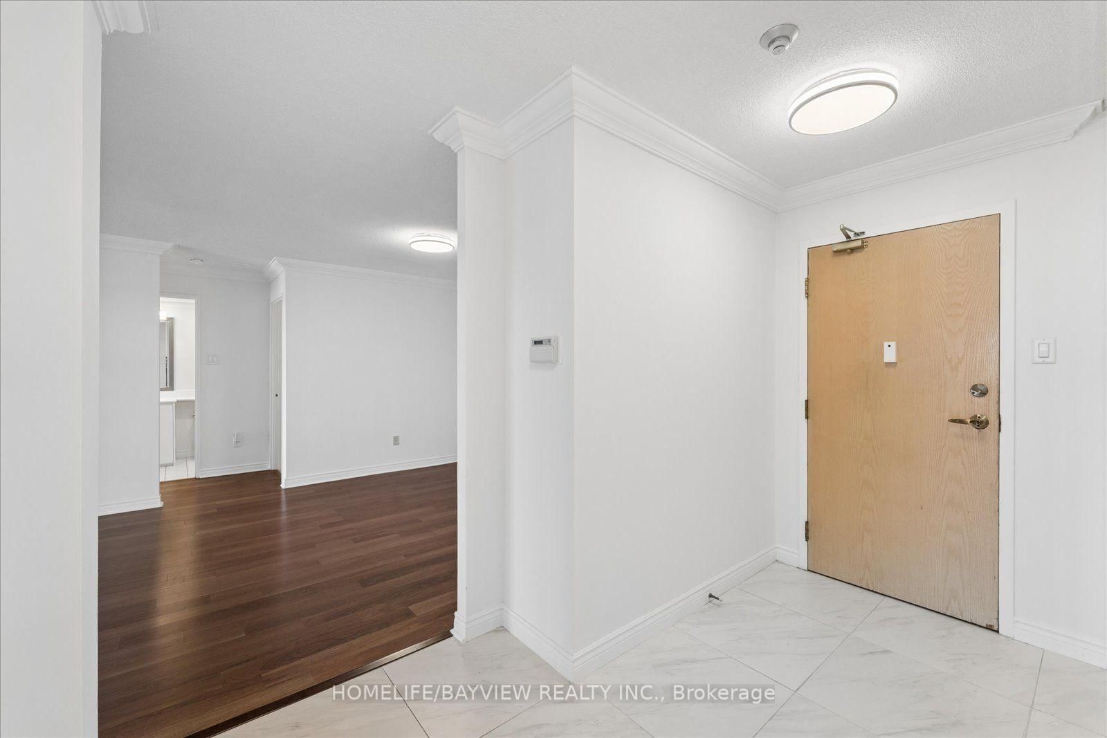 7 Townsgate Drive • #515 • Vaughan, ON photo 6