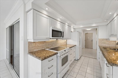 7 Townsgate Drive • #515 • Vaughan, ON photo 8