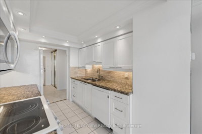 7 Townsgate Drive • #515 • Vaughan, ON photo 9