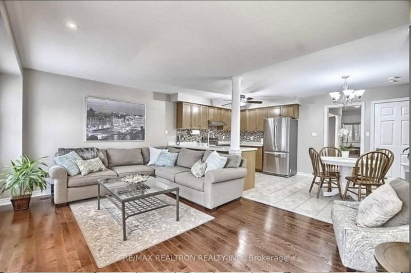 31 Baywell Cres photo 5