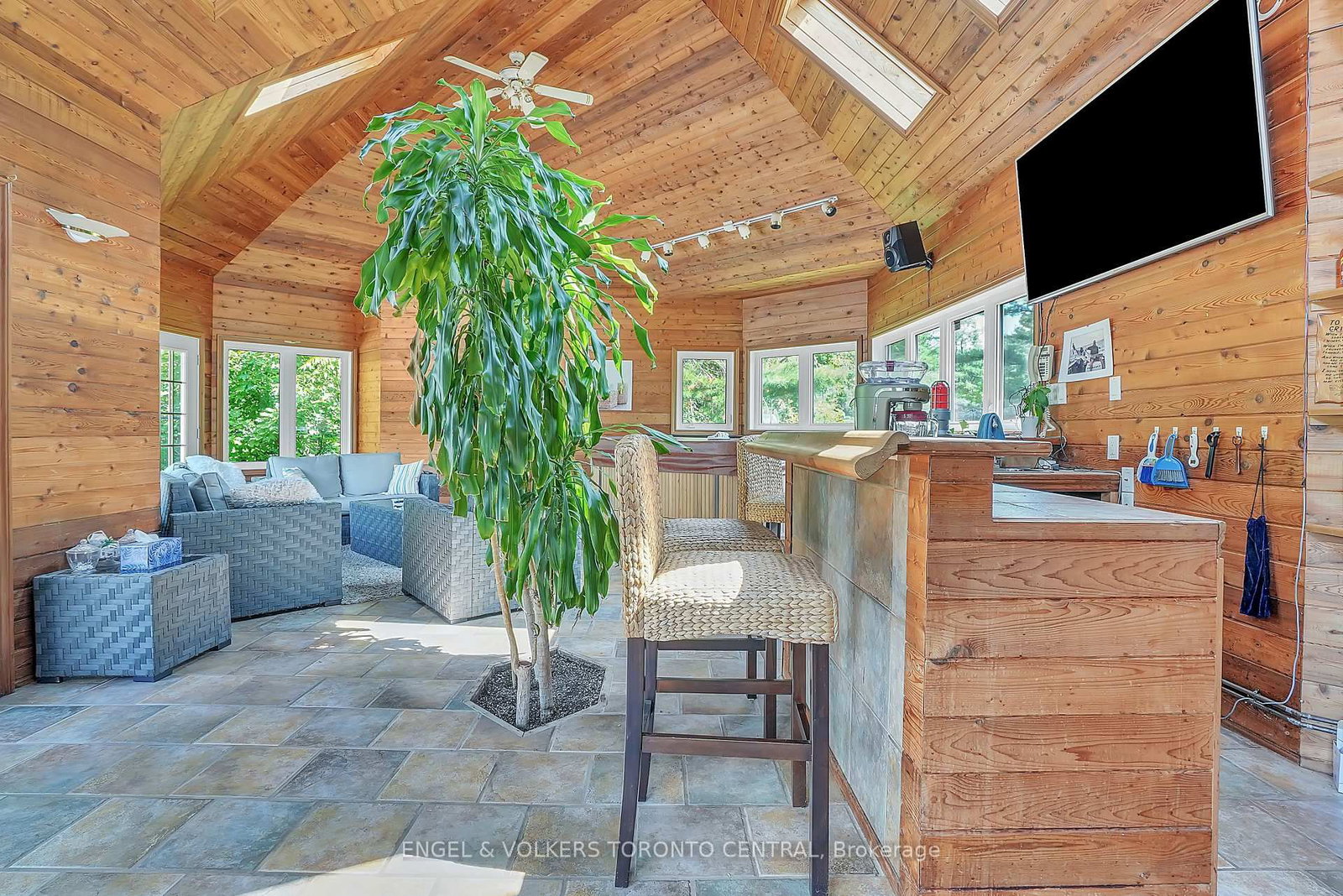 1946 Wilkinson Street • Innisfil, ON photo 18