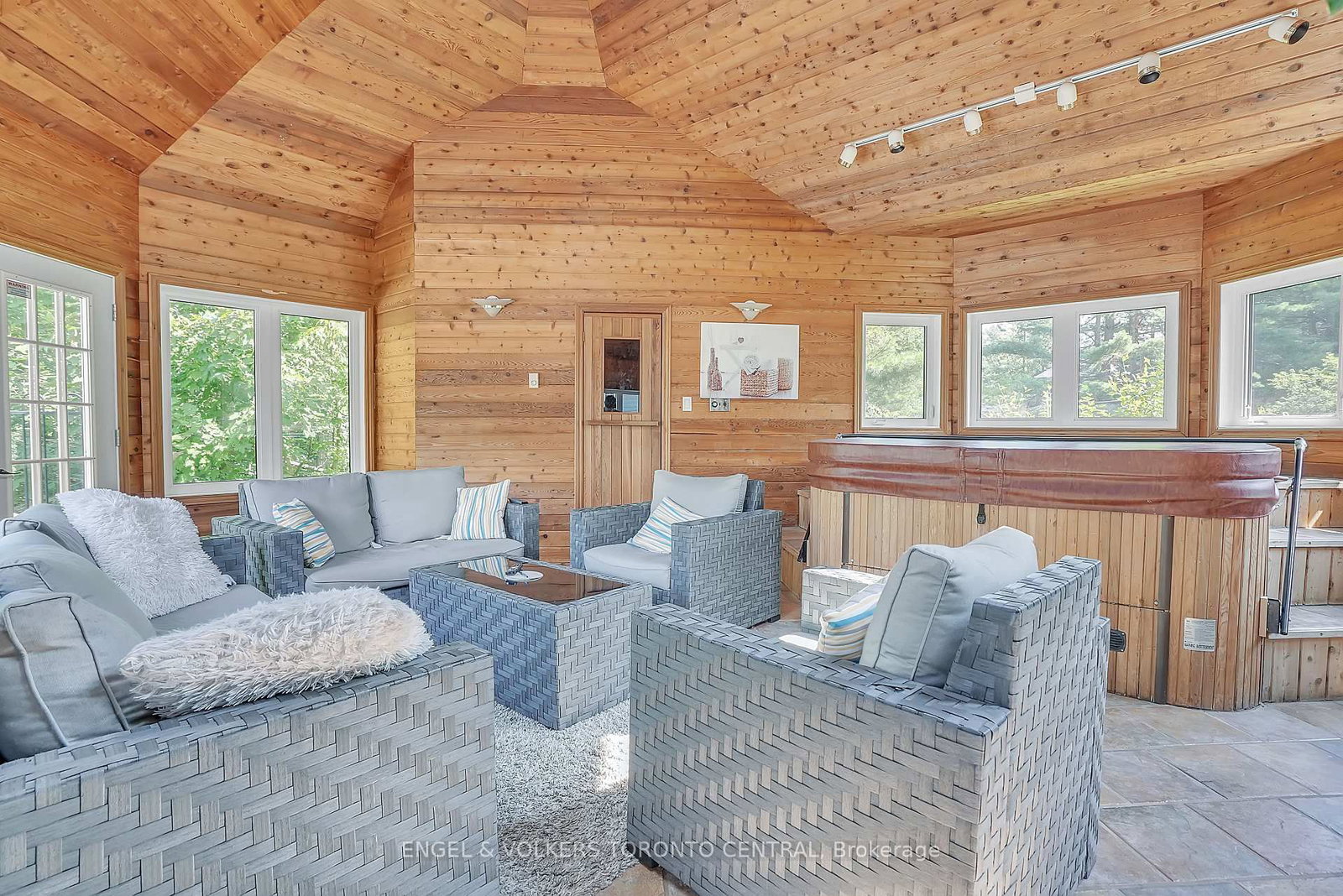 1946 Wilkinson Street • Innisfil, ON photo 20