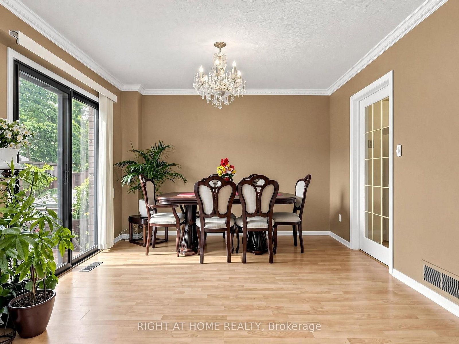 131 Castle Rock Drive • Richmond Hill, ON photo 11