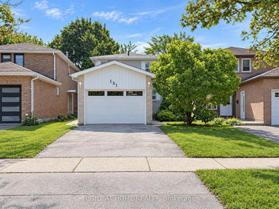 131 Castle Rock Drive • Richmond Hill, ON photo 4