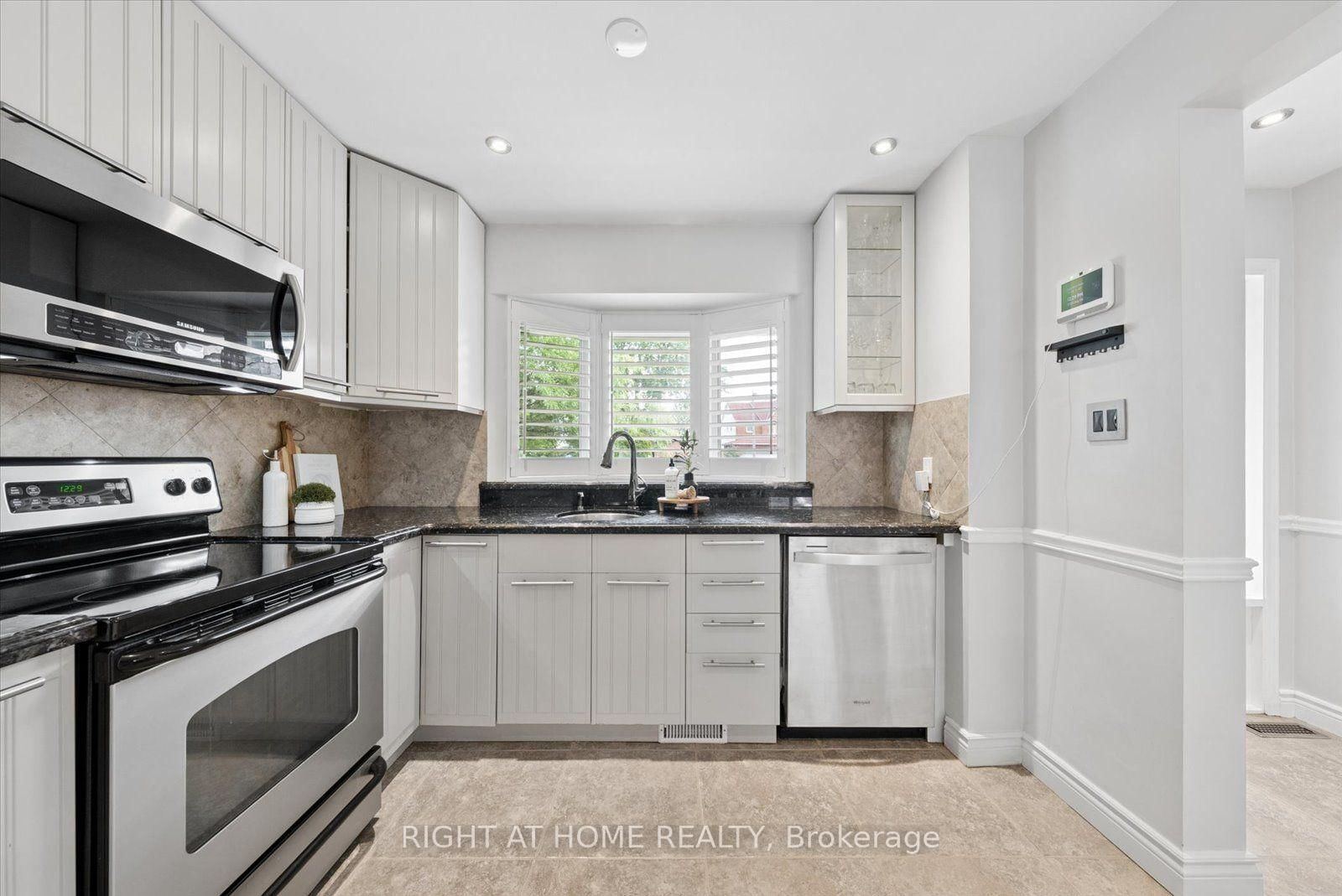 72 Natanya Boulevard • Georgina, ON photo 4