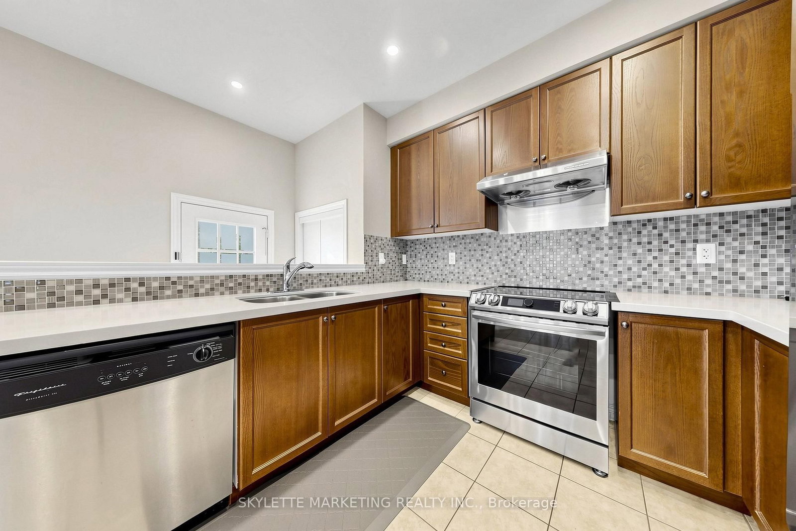 2417 Bur Oak Avenue • Markham, ON photo 14
