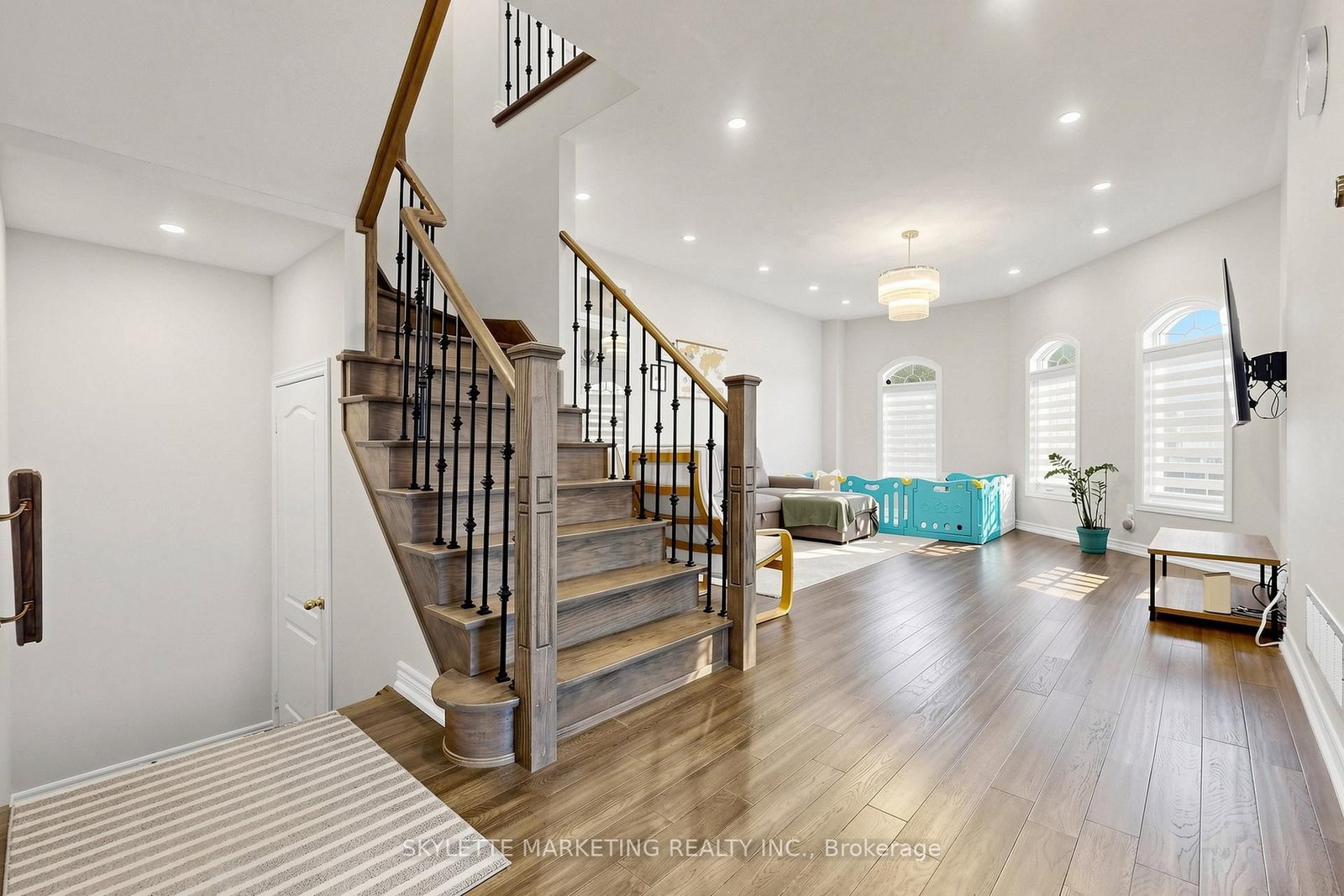 2417 Bur Oak Avenue • Markham, ON photo 17