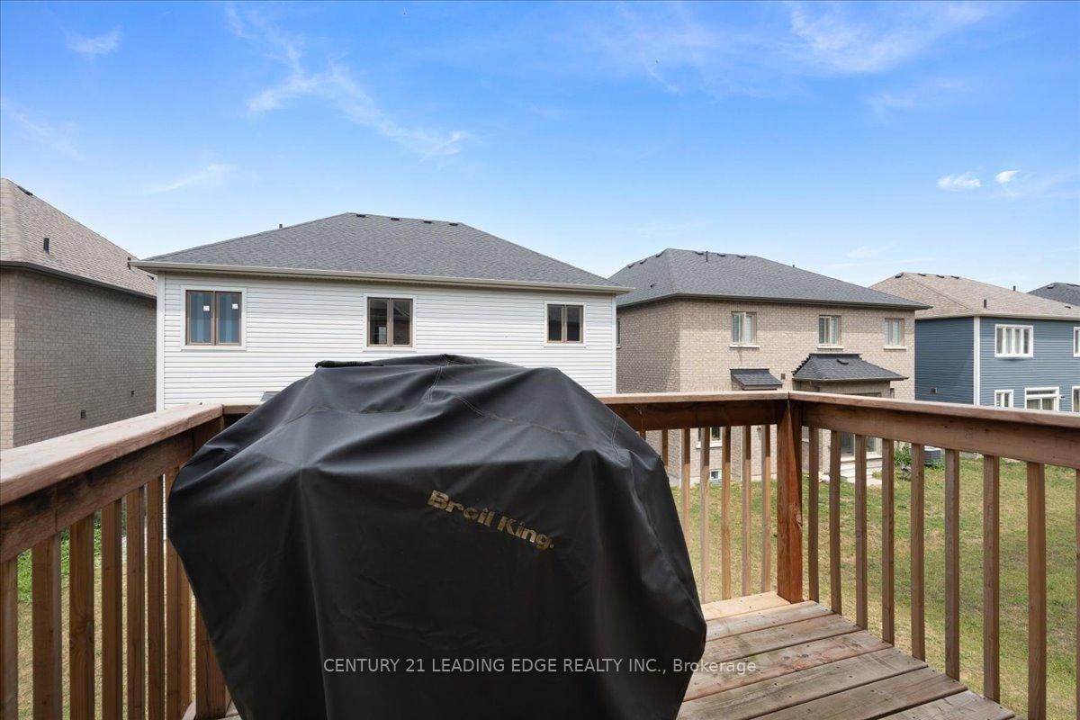 16 Faimira Avenue • Georgina, ON photo 12