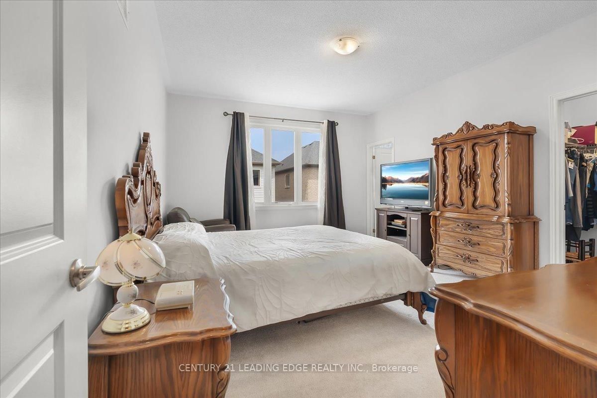 16 Faimira Avenue • Georgina, ON photo 13