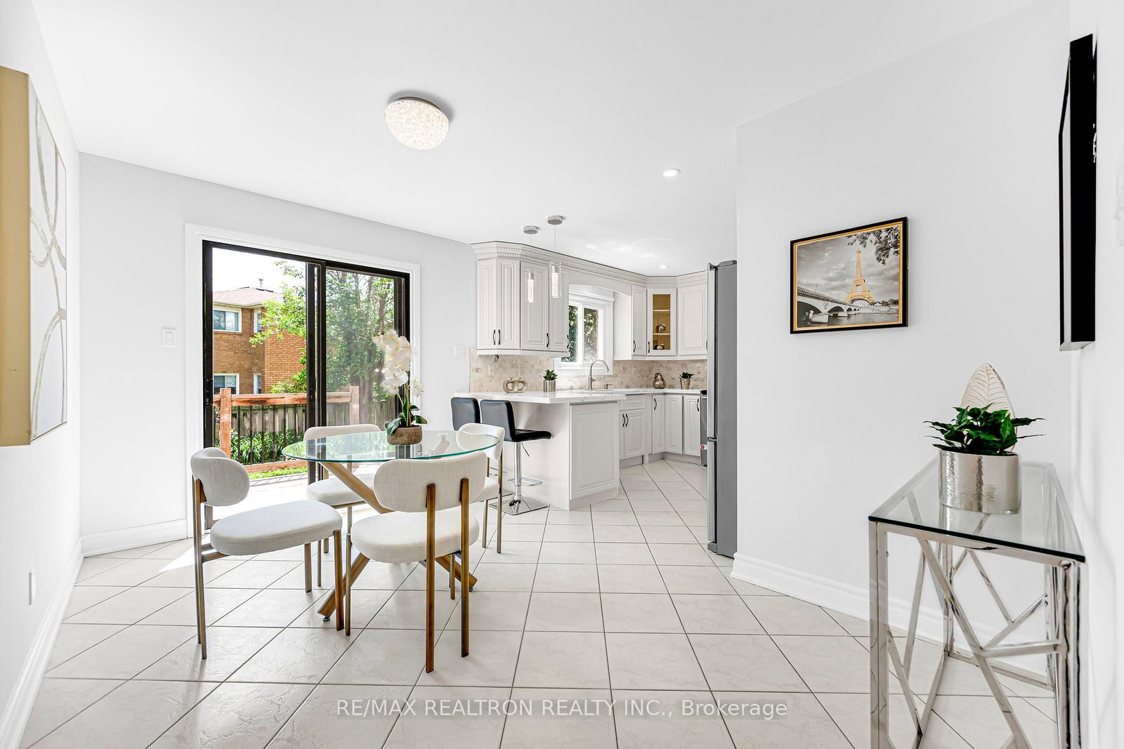 278 Bernard Avenue • Richmond Hill, ON photo 15