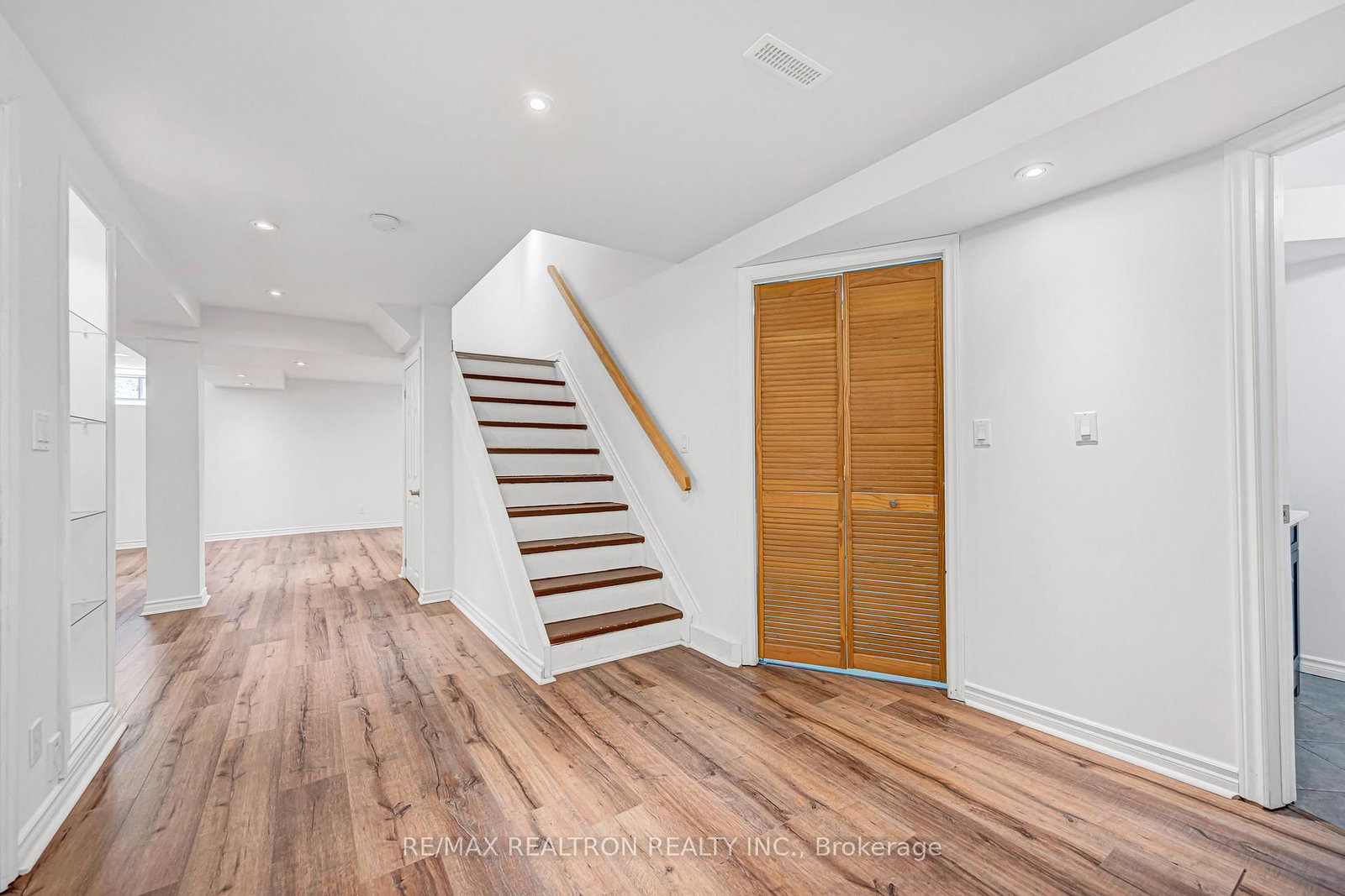278 Bernard Avenue • Richmond Hill, ON photo 38