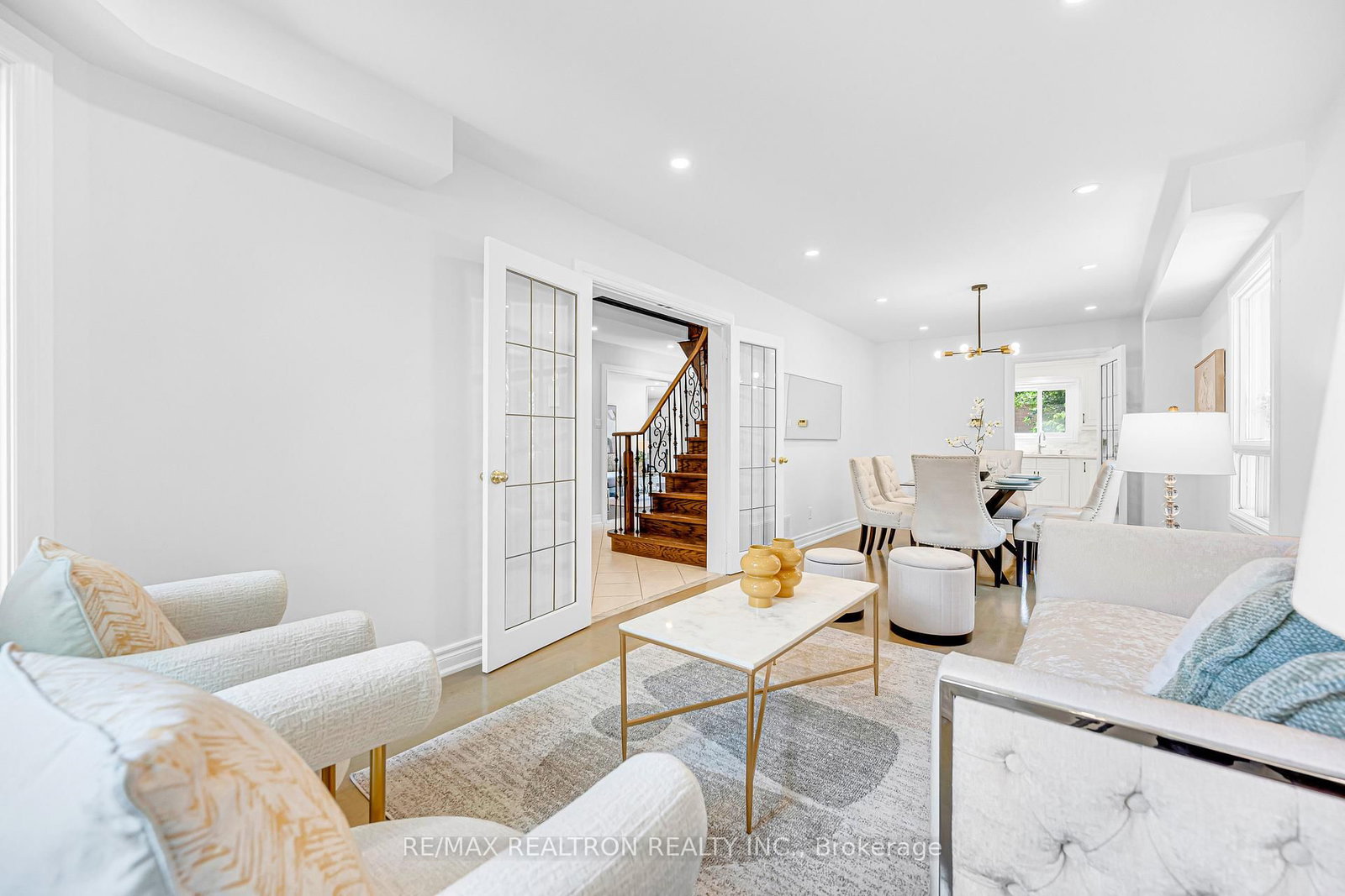 278 Bernard Avenue • Richmond Hill, ON photo 6