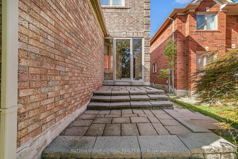 18 Buckhorn Avenue