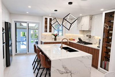 319 Glen Shields Avenue • Vaughan, ON photo 9