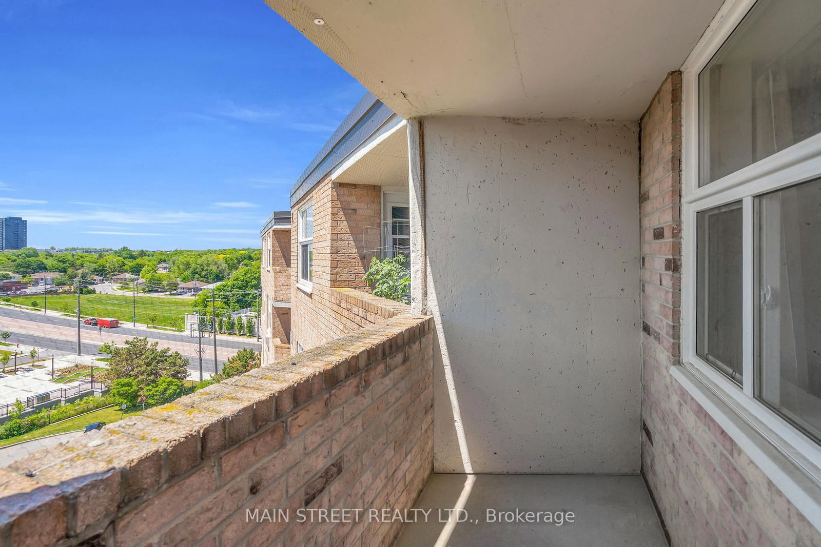 1008-260 Davis Dr, Newmarket, view 14