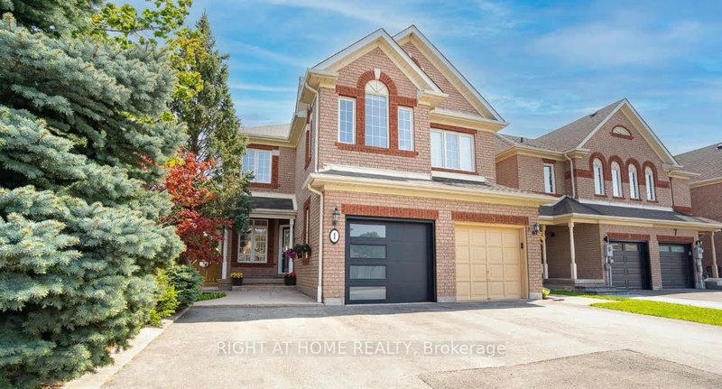 1 Ridgeway Court